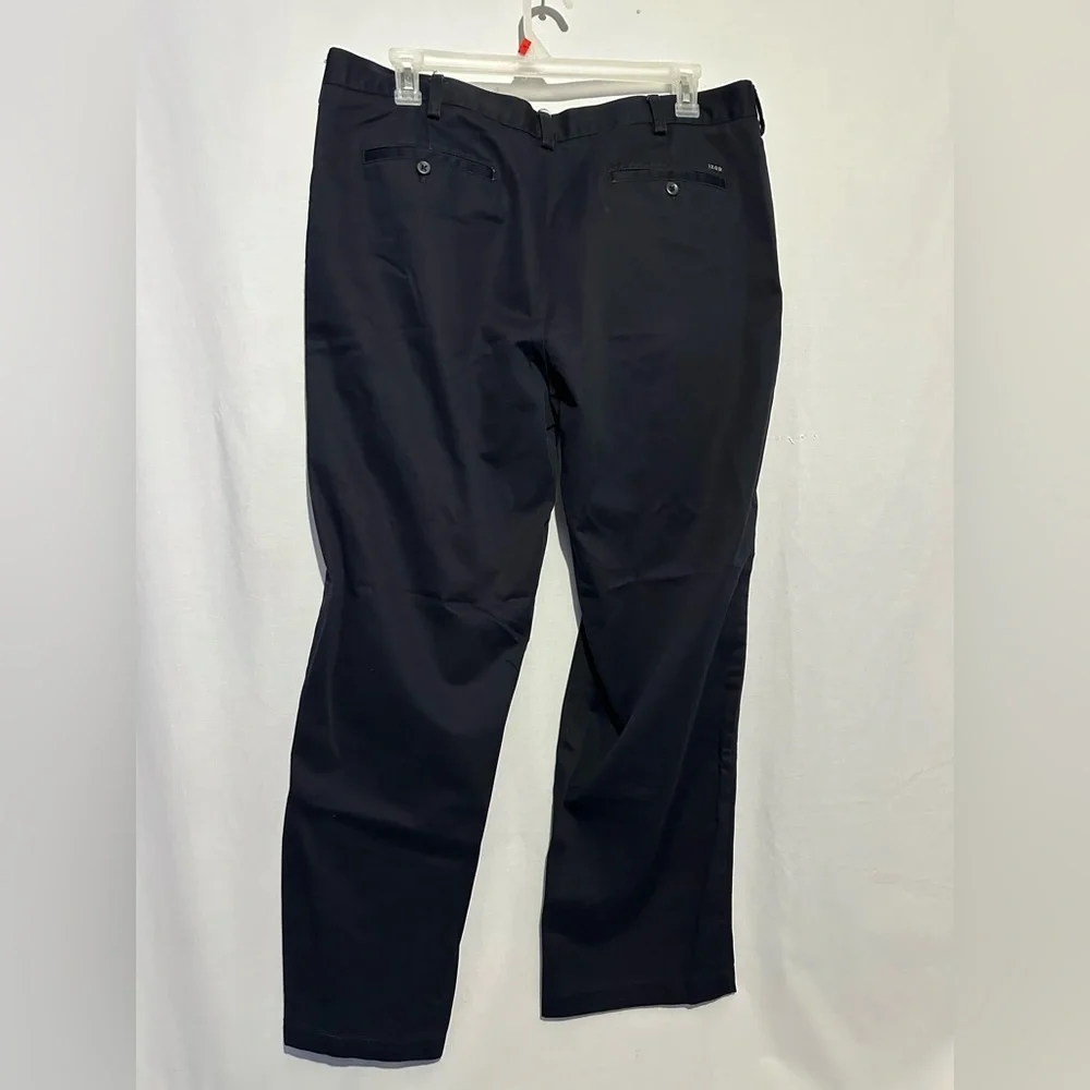 IZOD Men’s Black Chino Pants Straight Leg Size 40x32